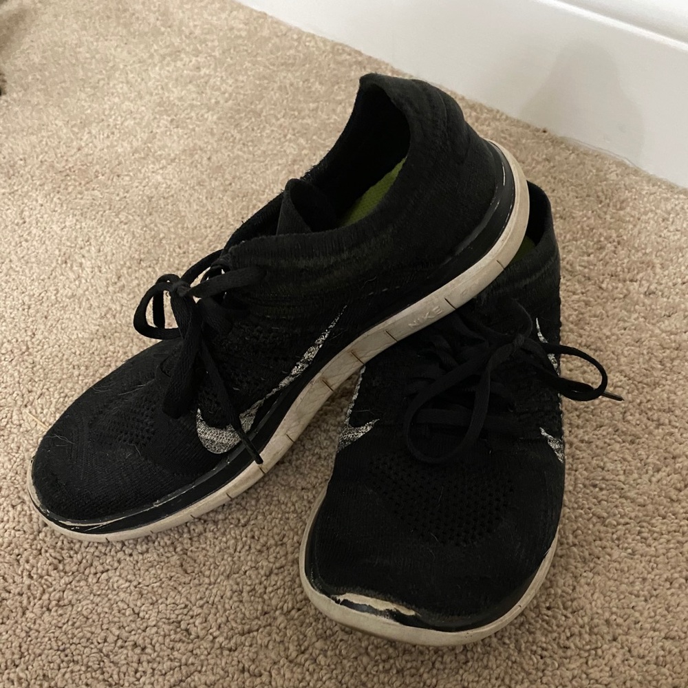 Nike tennis shoes